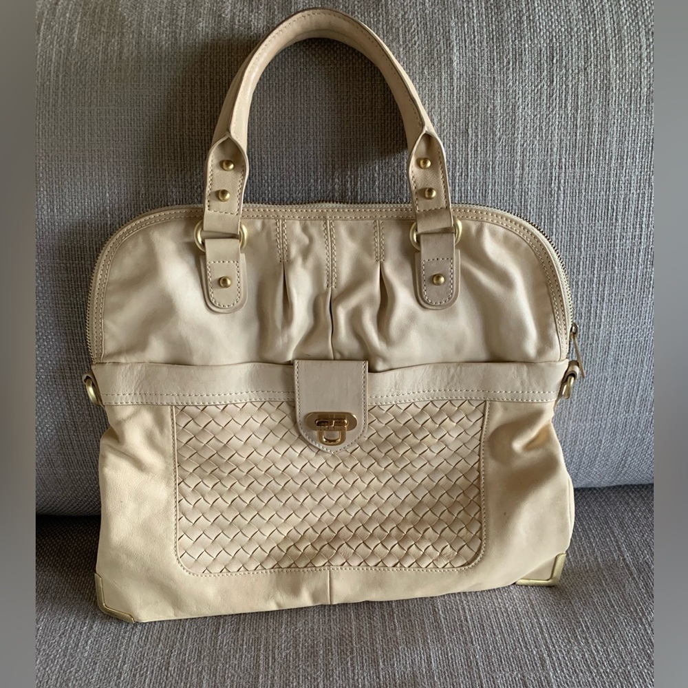 Hype Cream leather Handbag like new condition!